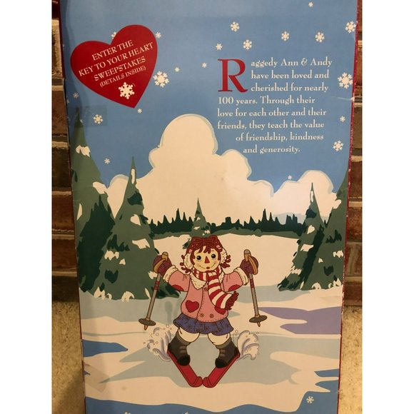 Raggedy Ann Brass Key 2004 Keepsake Doll Christmas Holiday Ann Doll w/box - Picture 6 of 8